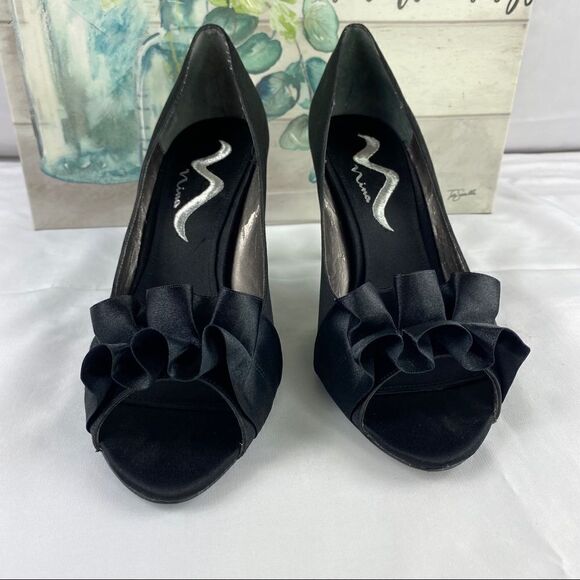 Nina Satin Ruffle Peep Toe Heels Black 8.5 - Picture 11 of 11